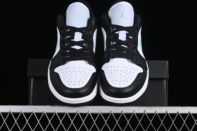 All categories Air Jordan Jordan series basketball shoes Air Jordan 1 Low G version pure original Air Jordan 1 Low AJ1 Joe 1 mint black and green low-top cultural basketball shoes 553558-131